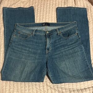 GAP Bootcut Women’s Classic Blue Jeans